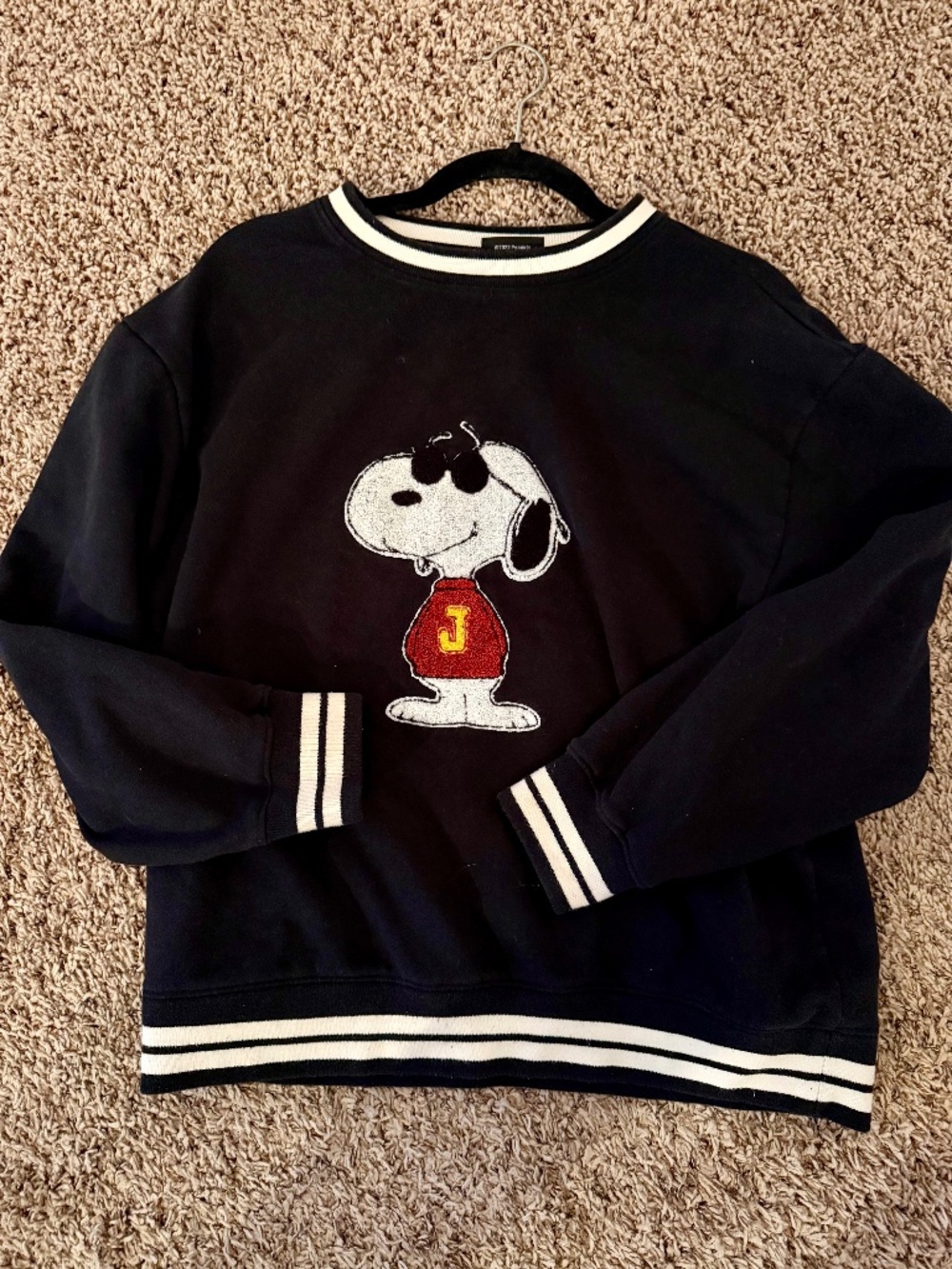 Peanuts Snoopy Joe Cool Black Crewneck Sweatshirt Women’s Medium